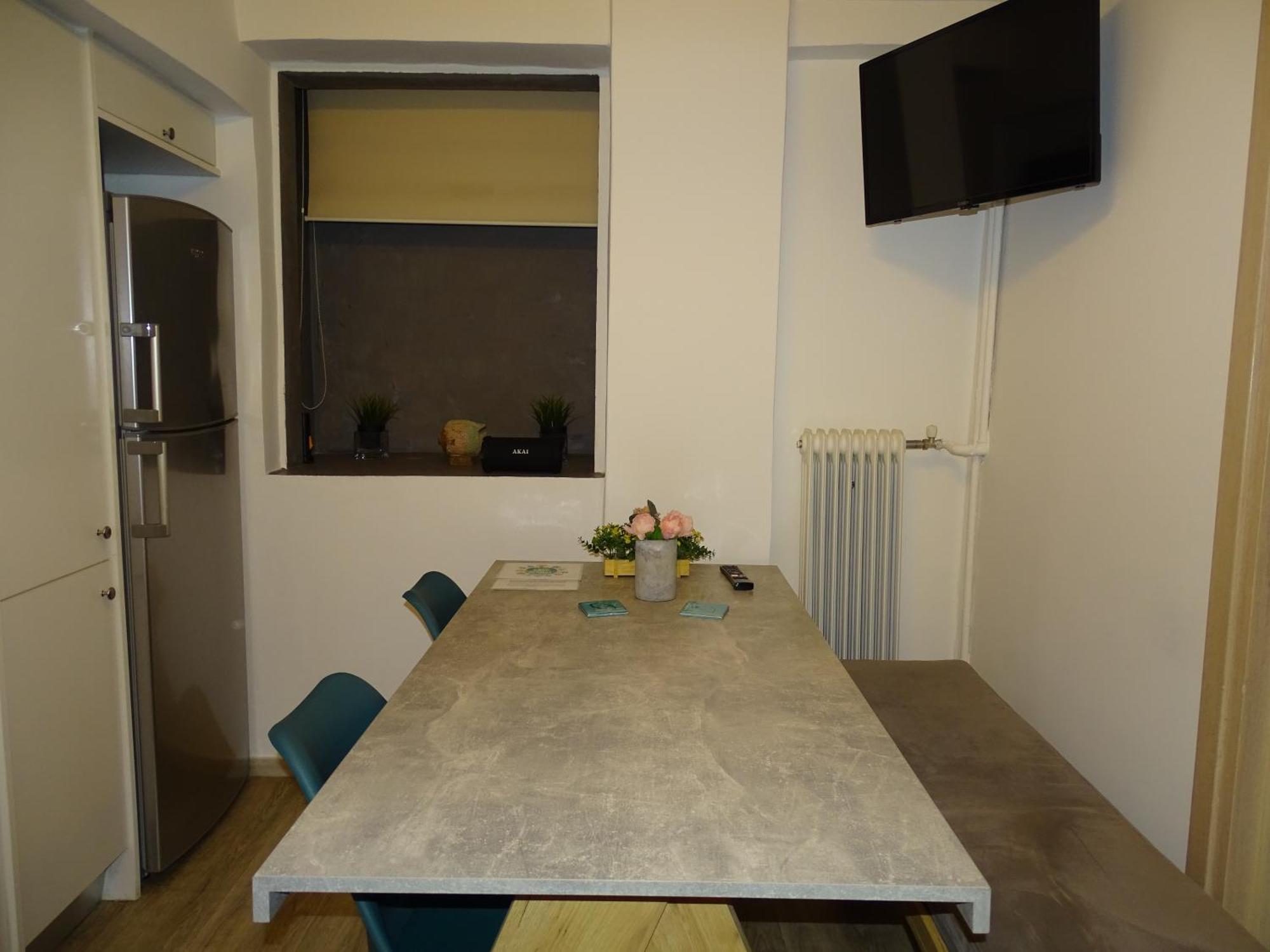 Stylish, Comfortable, Basement Loft-Like Apartment With Amenities Athens Luaran gambar